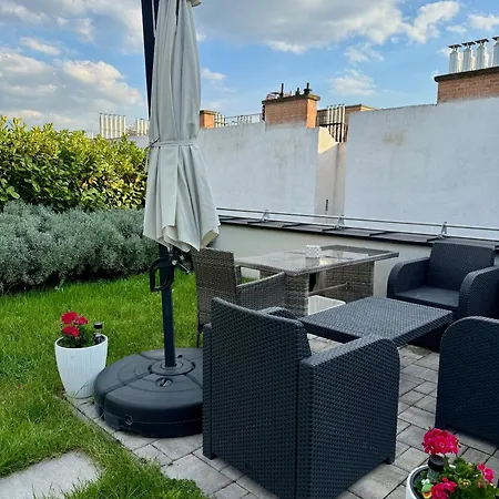 R77 Apartment Downtown - Penthouse Budapest Exterior photo